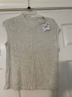 American Eagle Outfitters Heather Light Gray Sleeveless Crewneck ribbed top